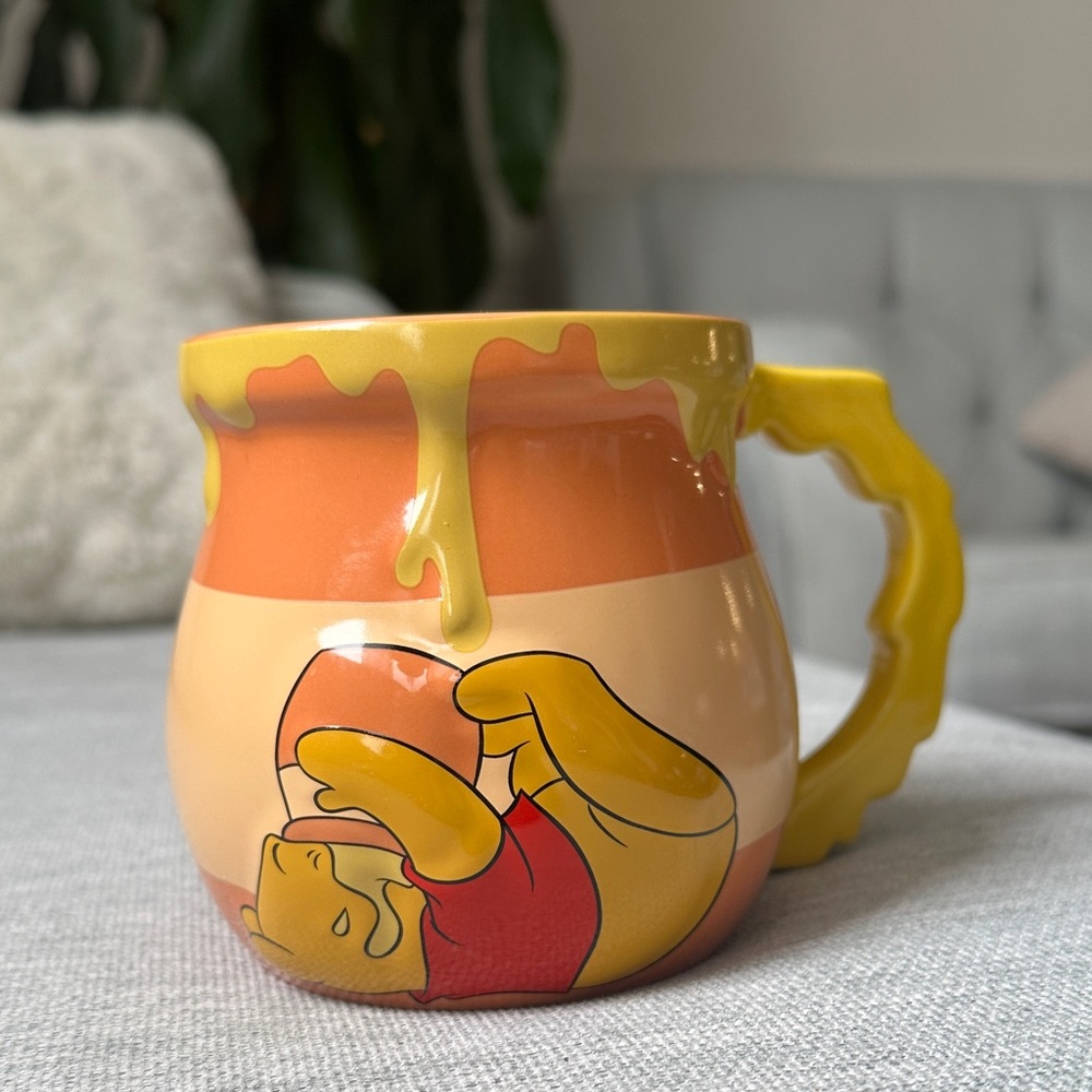 Disney Winnie the Pooh Yellow Orange Red Honey Drip Ceramic Mug